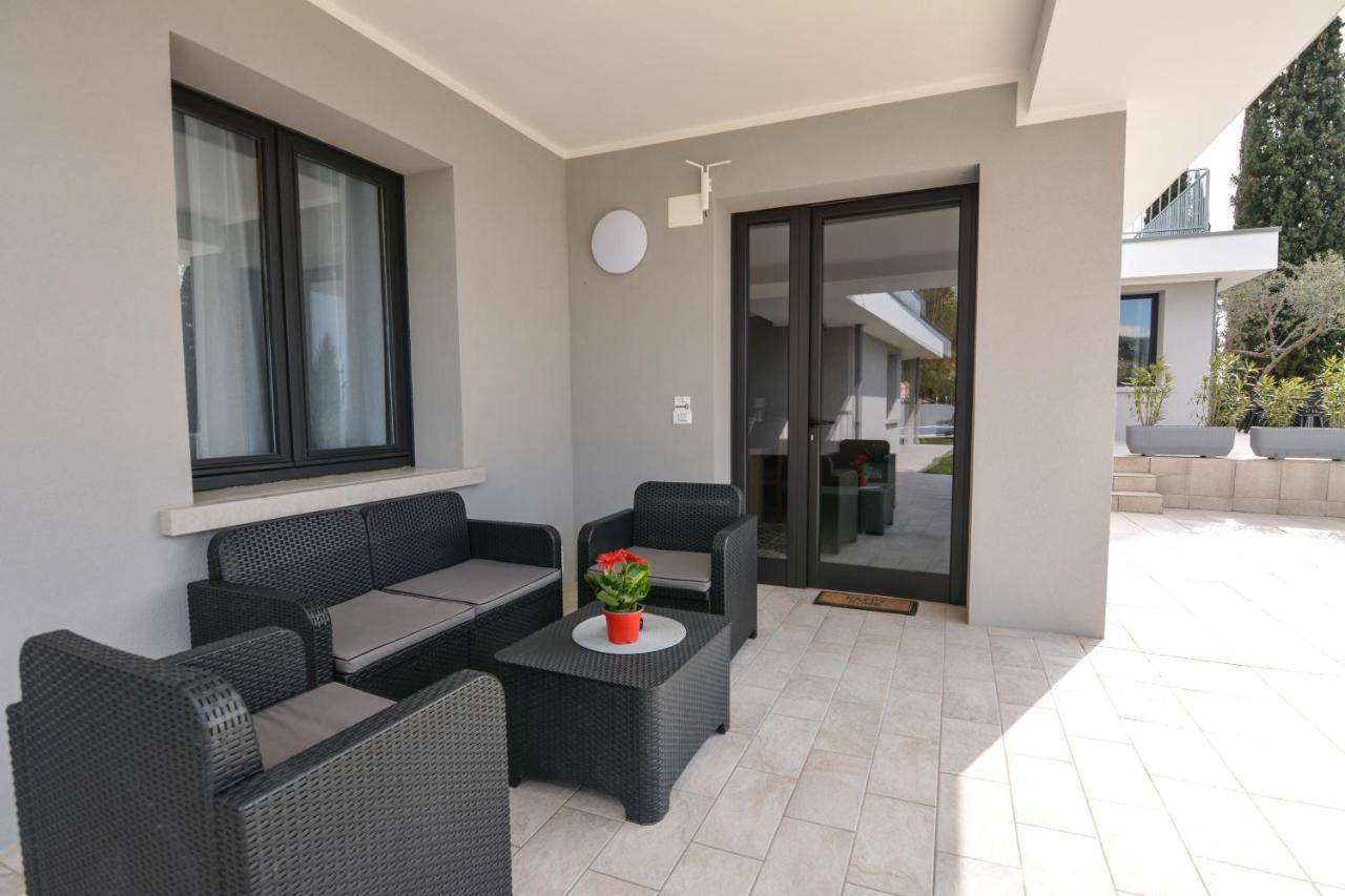 גארדה Sunset Lodge - Enjoy Holiday מראה חיצוני תמונה